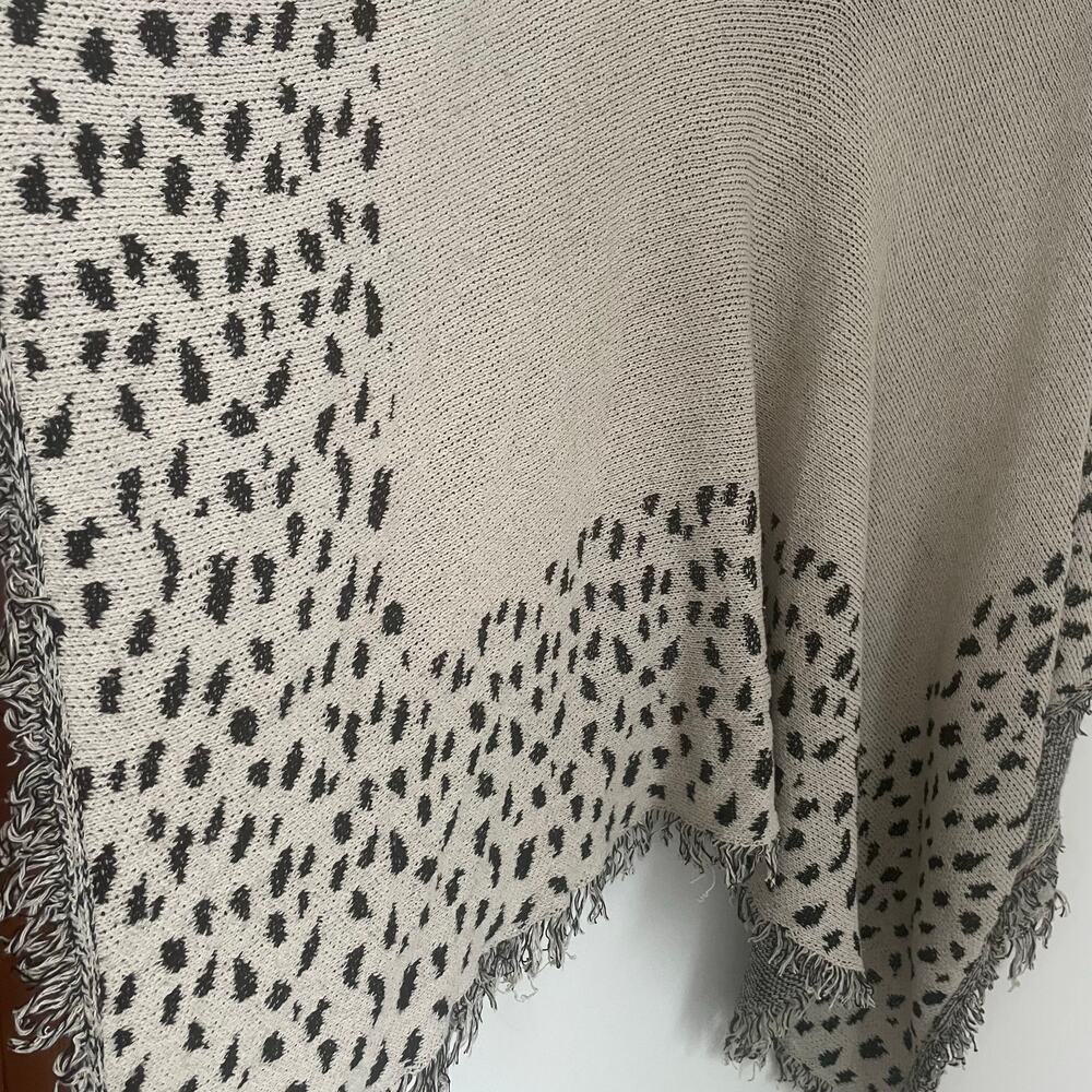ENTRO "Riding into the Season" Women's Grey/Black Poncho size M/L - Picture 4 of 11
